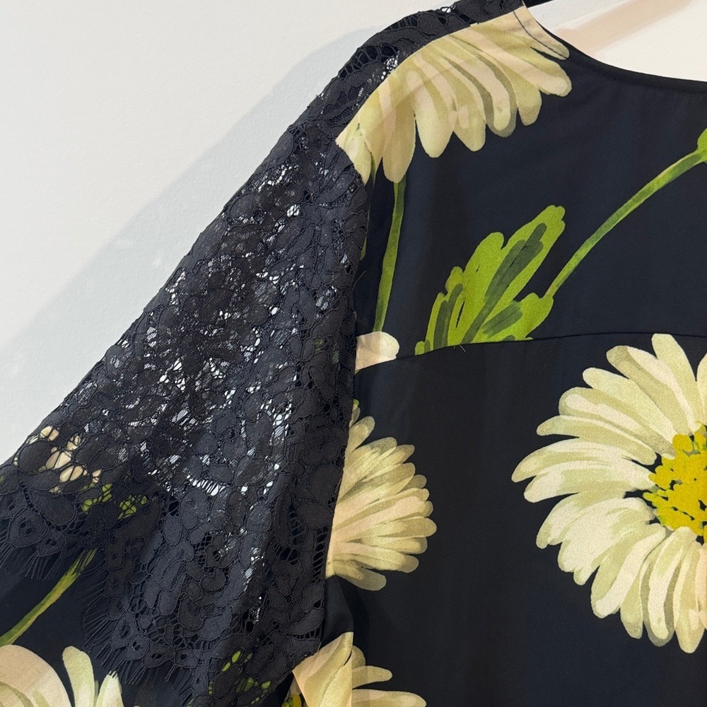 Nicole Miller Black Floral Lace-Shoulder Blouse w/ Cream/Green Blooms Size L, XL - Picture 7 of 9